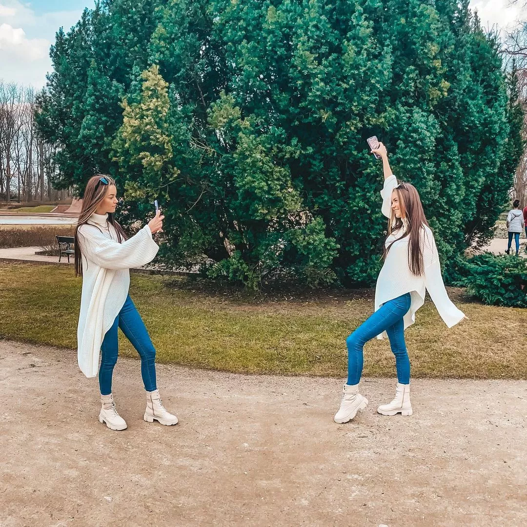 Uwielbiana gwiazda disco polo - Angelika Żmijewska - Top Girls ma siostrę bliźniaczkę, którą ukrywała przed światem?!